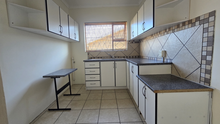4 Bedroom Property for Sale in Strelitzia Park Eastern Cape